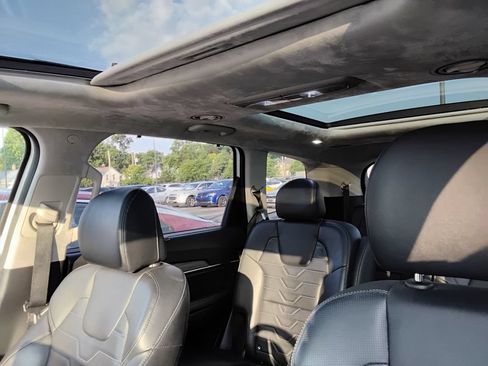 Used 2022 Kia Telluride SX w/ SX Prestige Package AWD/4WD image 11