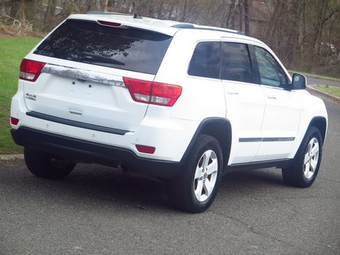 Used 2013 Jeep Grand Cherokee Laredo AWD/4WD image 25
