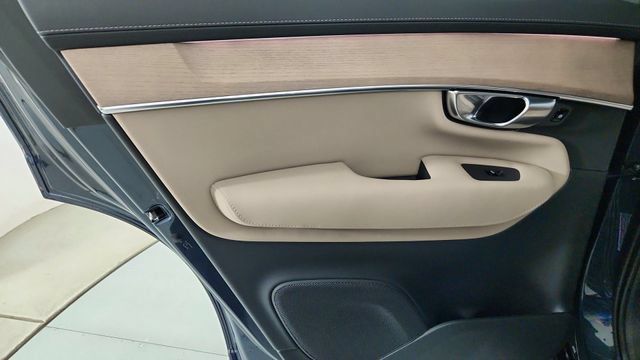 New 2026 Volvo XC90 T8 Plus w/ Protection Package AWD/4WD image 28
