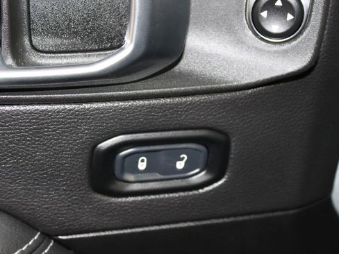 Used 2023 Jeep Gladiator Overland image 41