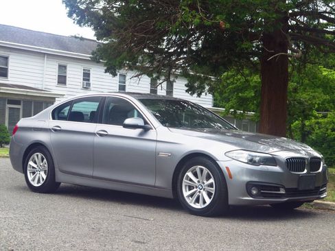 Used 2016 BMW 528i xDrive Sedan AWD/4WD image 6