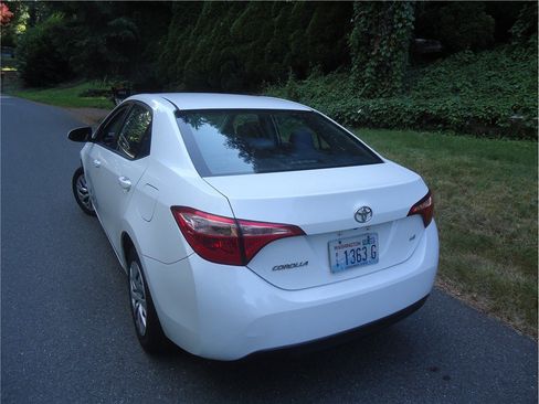 Used 2019 Toyota Corolla LE FWD image 7