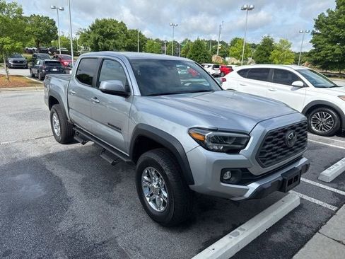 Used 2022 Toyota Tacoma TRD Off-Road w/ TRD Premium Off Road Package RWD image 3