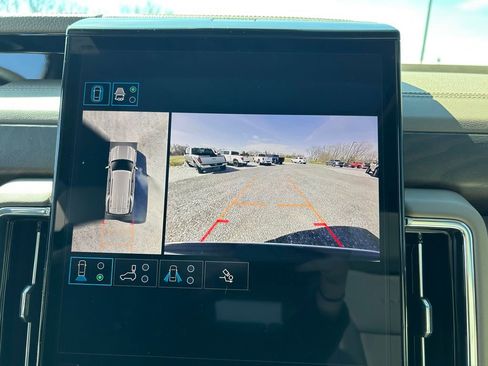 Used 2025 GMC Yukon Denali w/ Sun & Power Step Package image 7