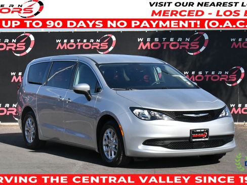 Used 2023 Chrysler Voyager LX FWD image 1