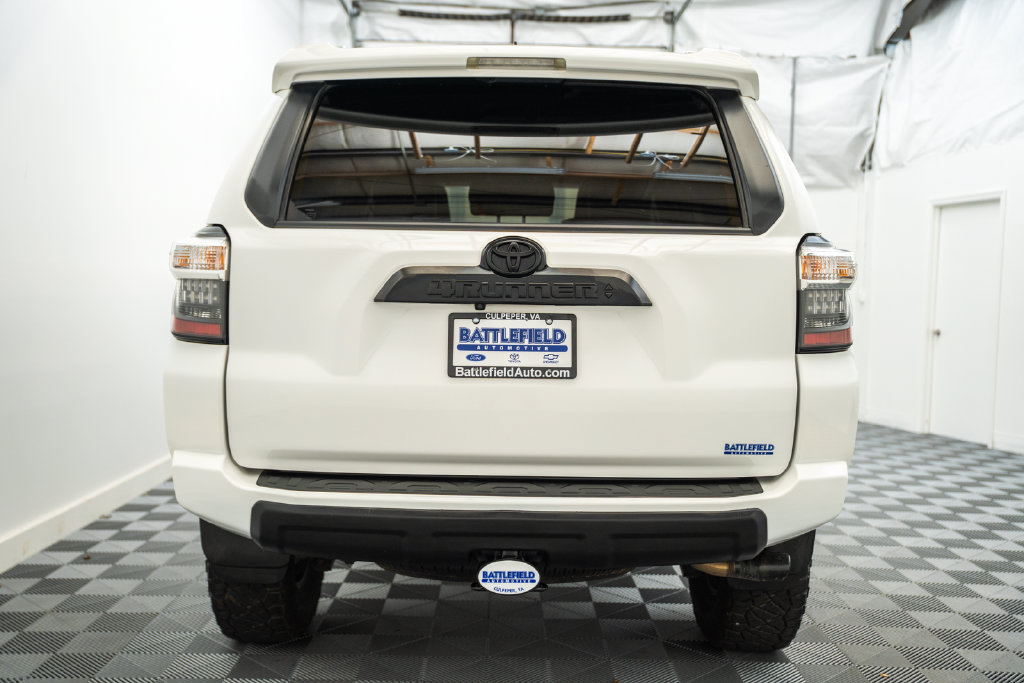 Used 2022 Toyota 4Runner TRD Off-Road Premium AWD/4WD image 6
