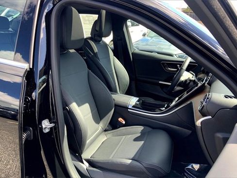 Used 2025 Mercedes-Benz C 300 4MATIC Sedan image 7