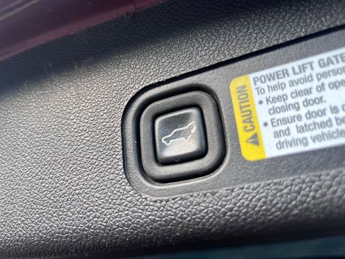 Used 2008 GMC Yukon XL SLT AWD/4WD image 11