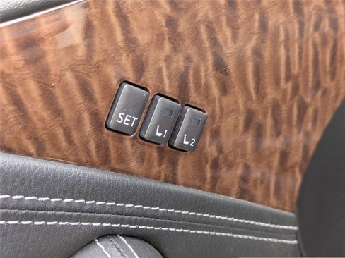 Used 2019 Nissan Armada Platinum w/ Captain's Chairs Package RWD image 20
