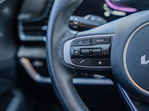 Used 2025 Kia Sportage EX image 25