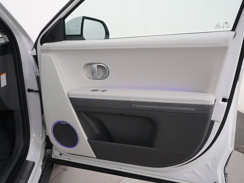Certified 2024 Hyundai Ioniq 5 Limited AWD/4WD image 9