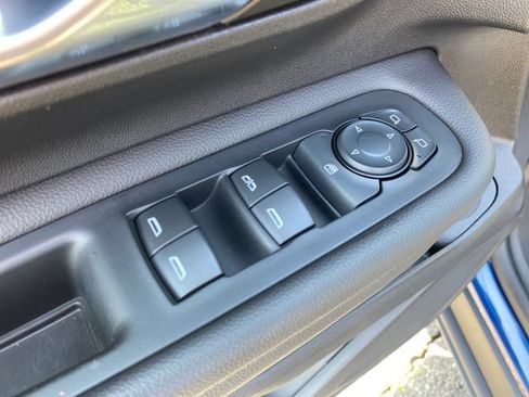 Used 2022 GMC Terrain SLE w/ Driver Convenience Package FWD image 17