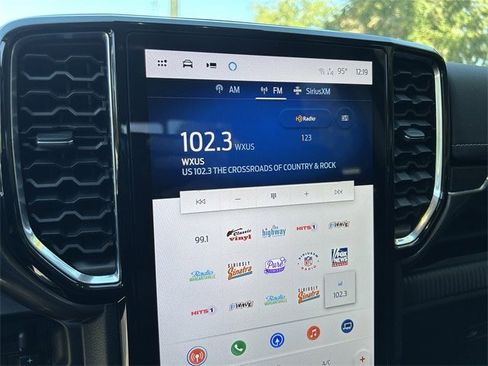 Used 2024 Ford Ranger Lariat w/ FX4 Off-Road Package image 22