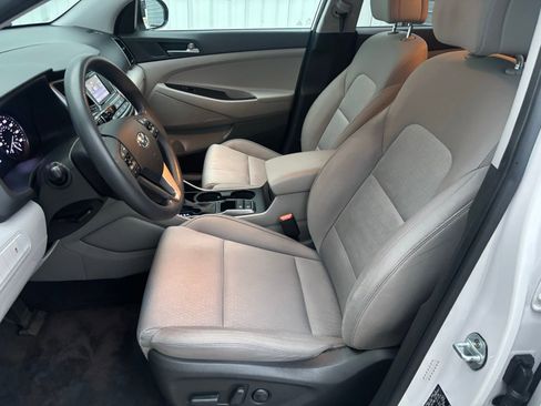 Used 2016 Hyundai Tucson SE w/ Option Group 02 image 16