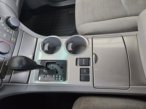 Used 2013 Toyota Highlander Plus FWD image 26
