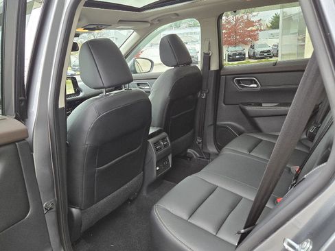 Used 2021 Nissan Rogue SL w/ Premium Package image 23