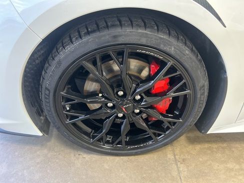 Used 2023 Chevrolet Corvette Stingray Premium Cpe w/ Z51 Performance Package image 9