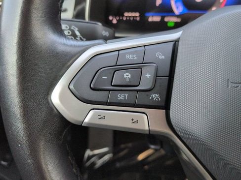 Used 2025 Volkswagen Jetta SE FWD image 23