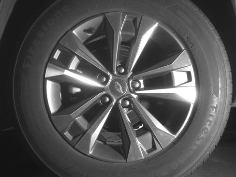 Used 2025 Chevrolet Equinox LT image 14