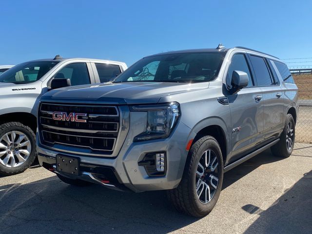 Used 2023 GMC Yukon XL AT4 w/ AT4 Premium Plus Package AWD/4WD image 2