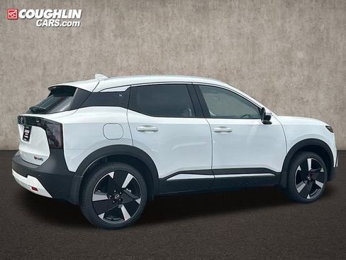 New 2025 Nissan Kicks SR w/ SR Premium Package image 5