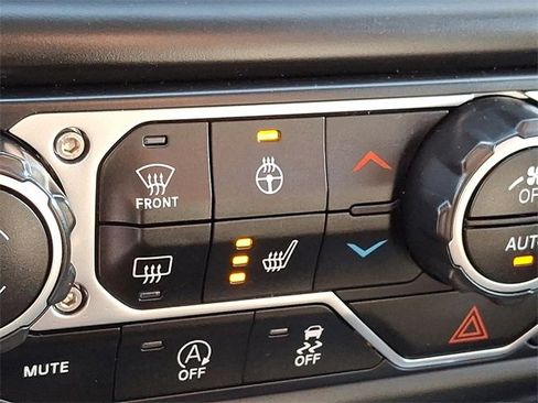 Used 2021 Jeep Wrangler Unlimited Sahara image 26