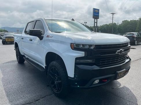 Used 2022 Chevrolet Silverado 1500 LT Trail Boss w/ Bed Protection Package AWD/4WD image 2