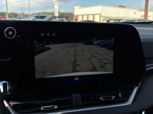 Used 2025 Chevrolet Equinox LT image 23