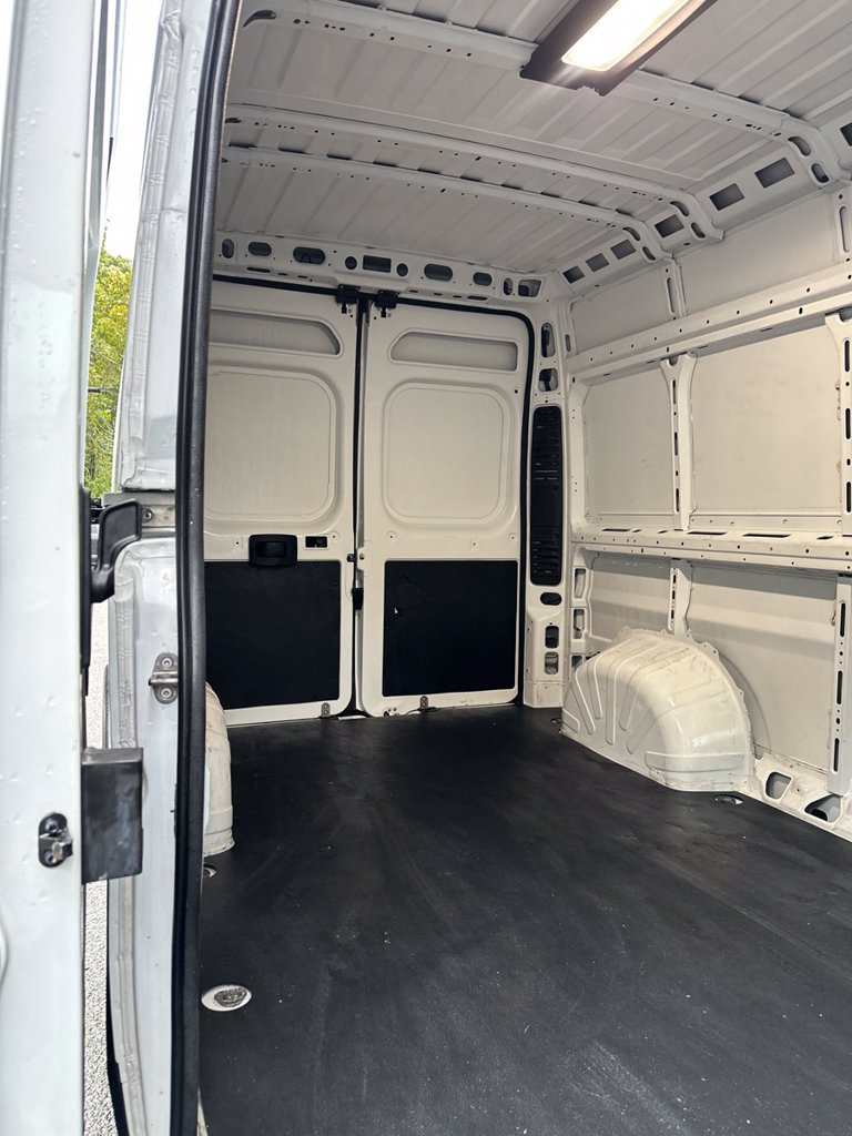 Used 2024 RAM ProMaster 2500 w/ Convenience Group FWD image 24