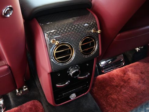 Certified 2023 Rolls-Royce Cullinan Black Badge w/ Driver's Package AWD/4WD image 37