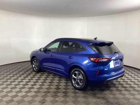 Used 2023 Ford Escape ST-Line w/ Tech Pack #1 AWD/4WD image 4