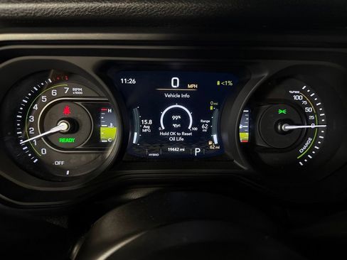 Used 2024 Jeep Wrangler Unlimited AWD/4WD image 17