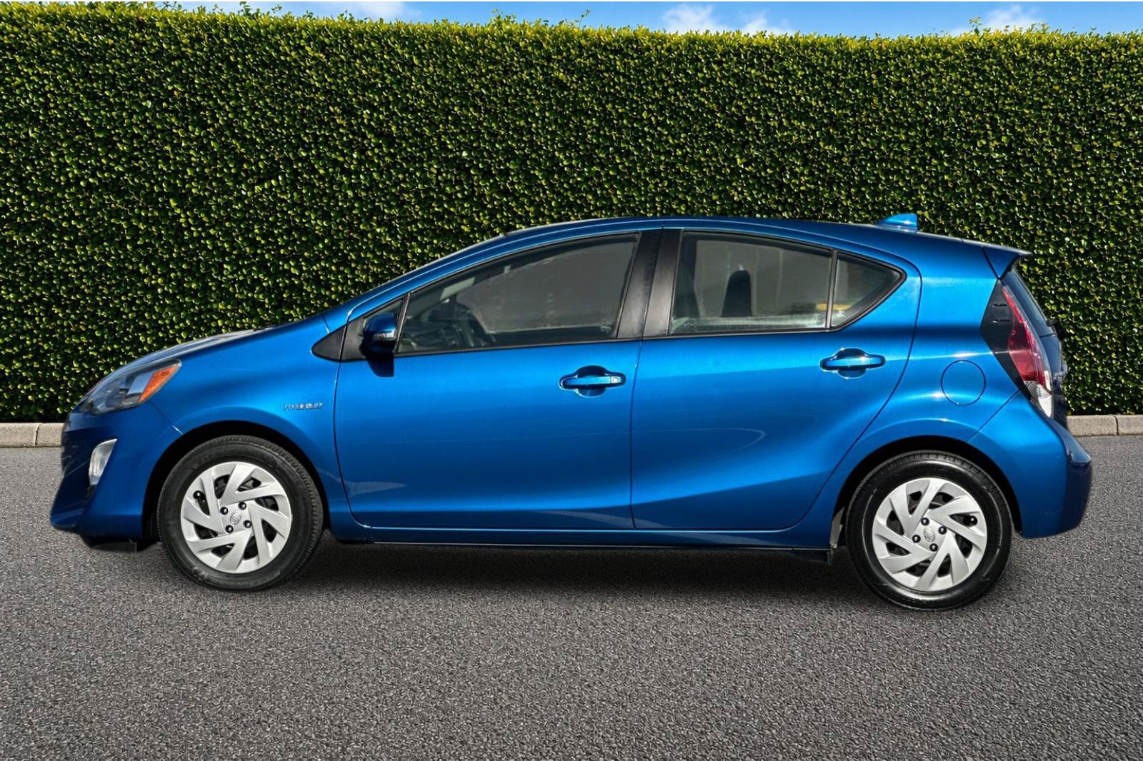 Used 2016 Toyota Prius C One FWD image 7