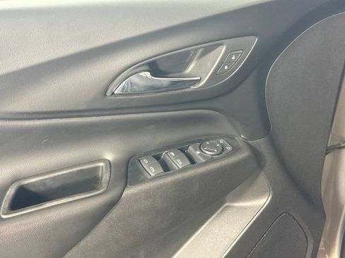 Used 2019 Chevrolet Equinox LT AWD/4WD image 13