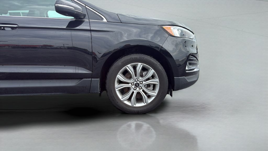 Certified 2024 Ford Edge Titanium AWD/4WD image 33
