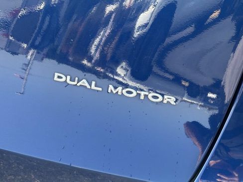 Used 2022 Tesla Model Y Long Range AWD/4WD image 3