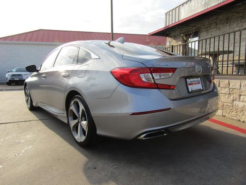 Used 2019 Honda Accord Touring image 3