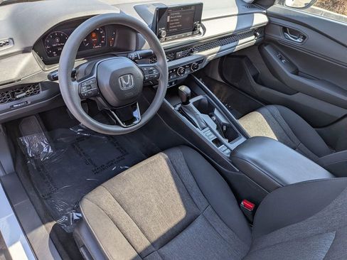 Used 2023 Honda Accord EX image 10