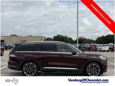 Used 2022 Lincoln Aviator Reserve w/ Equipment Group 201A AWD/4WD image 3