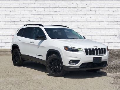 Used 2023 Jeep Cherokee Altitude Lux