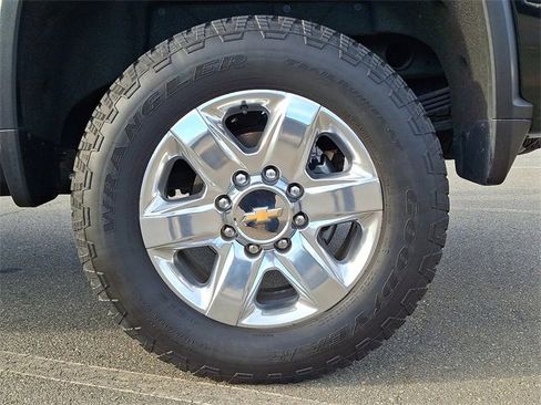 Used 2023 Chevrolet Silverado 2500 LTZ w/ Z71 Off-Road Package image 8