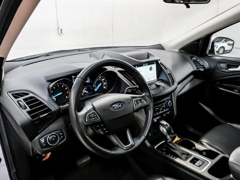 Used 2019 Ford Escape SEL image 3