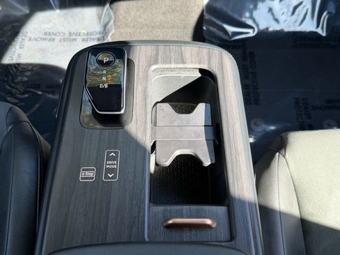Certified 2024 Nissan Ariya AWD image 17