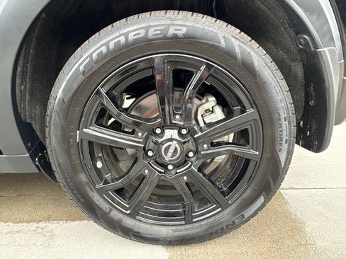 Used 2023 Nissan Kicks SR w/ Interior Electronics Package FWD image 9