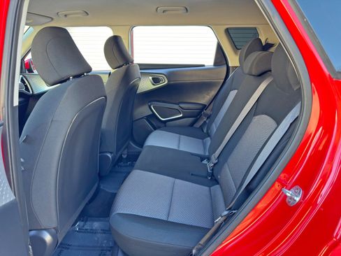 Used 2021 Kia Soul LX FWD image 32