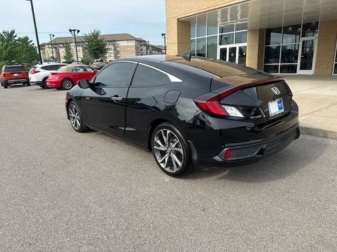 Used 2020 Honda Civic Touring image 2