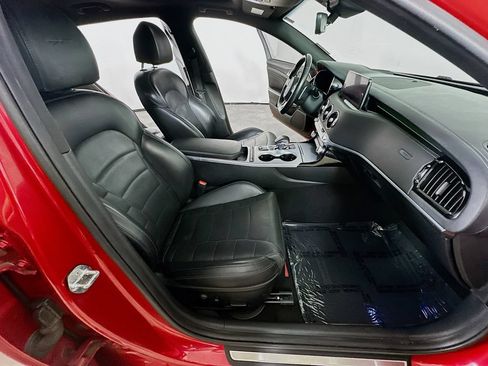 Used 2022 Kia Stinger GT2 RWD image 12