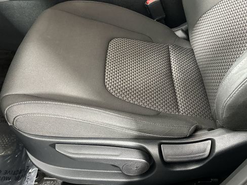 Used 2024 Kia Sportage LX image 12