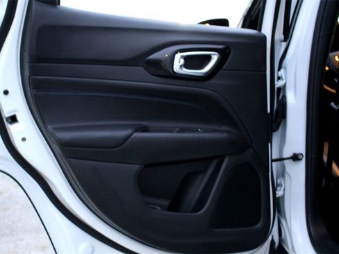 New 2026 Jeep Compass Limited image 19