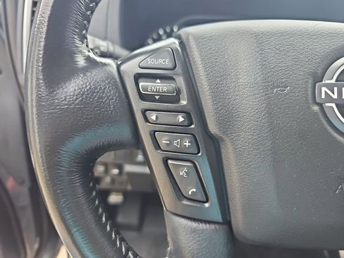 Used 2022 Nissan Frontier SV AWD/4WD image 18